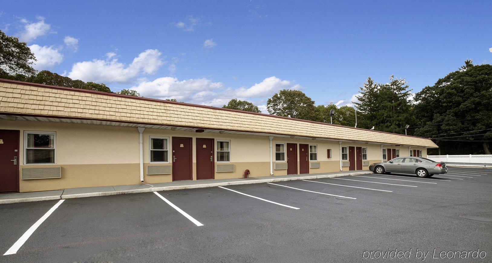 Americas Best Value Inn - Port Jefferson Station - Long Island Exterior photo